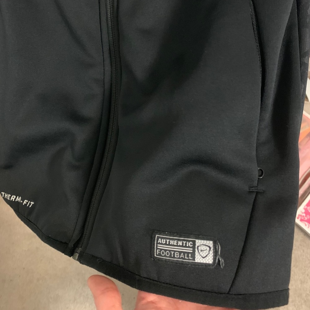 Men’s S Therma-Fit Black Jacket w/hood - Picture 1 of 6